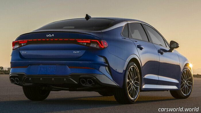 This Kia Sedan Tends to Lose Parts on the Highway | Carscoops